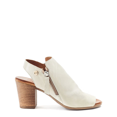 Kaprise Off White Leather Sandals